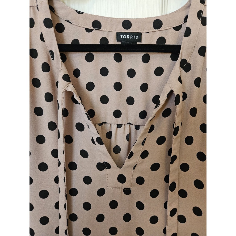 Torrid Georgette Pink Black Polka Dots 3/4 Peasant Sleeves Blouse, Plus 6X - Picture 2 of 6